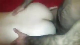kırmızı yatakta sikis